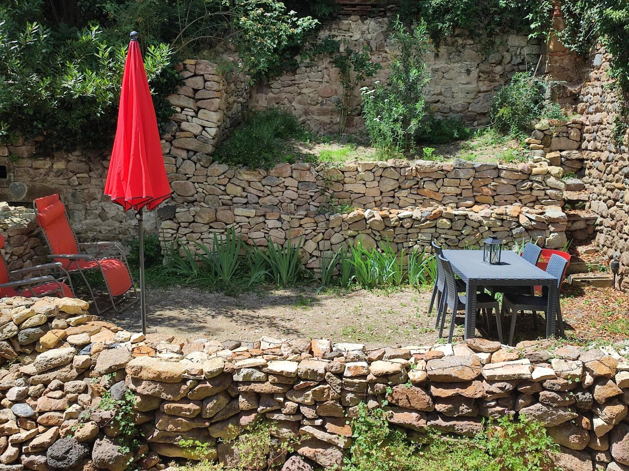 Les Insolites De Champeix Esterno foto