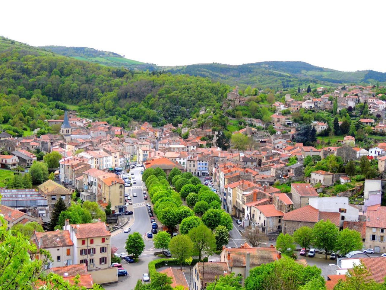Les Insolites De Champeix Esterno foto